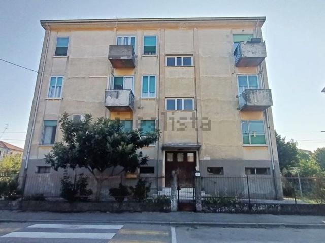 Appartamento in vendita di 95 m² in Via Giosuè Carducci