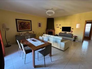 Appartamento in vendita di 95 m² in Via Gravina