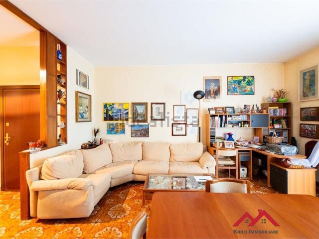Appartamento in vendita di 95 m² in Via I. Nievo, 34