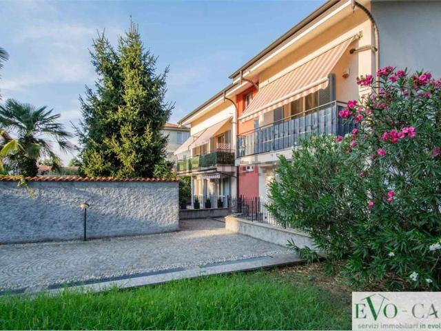 Appartamento in vendita di 95 m² in Via IV Novembre, 10