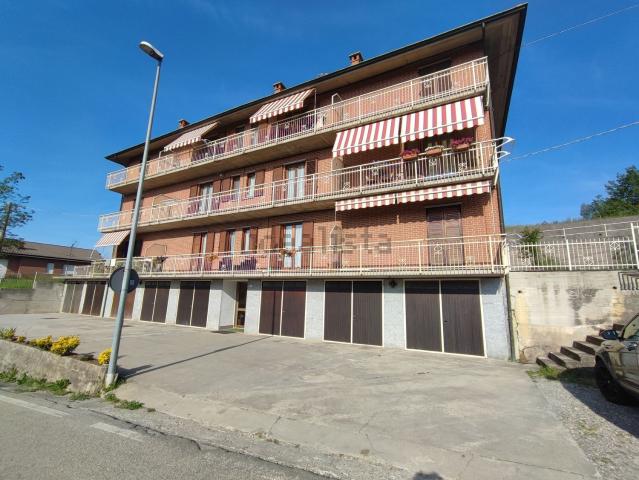 Appartamento in vendita di 95 m² in Via Langa