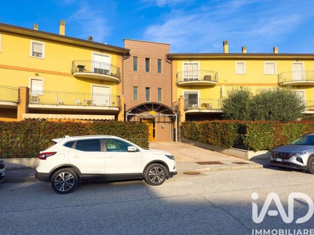 Appartamento in vendita di 95 m² in Via Lago di Garda, 28
