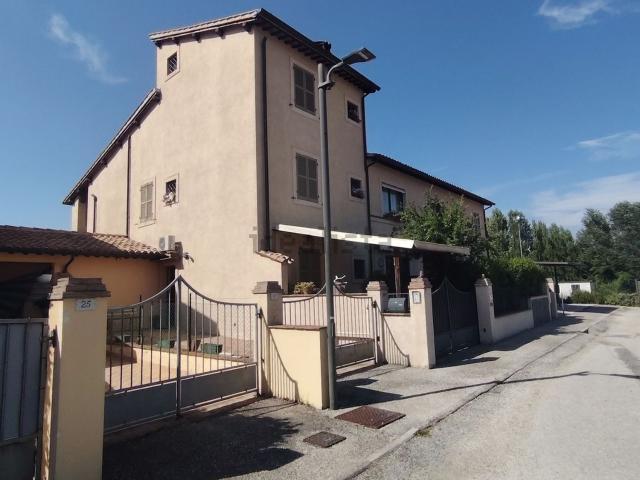 Appartamento in vendita di 95 m² in Via Luigi Einaudi