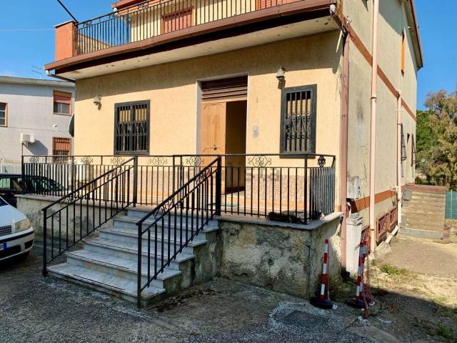 Appartamento in vendita di 95 m² in Via Maestri del Lavoro