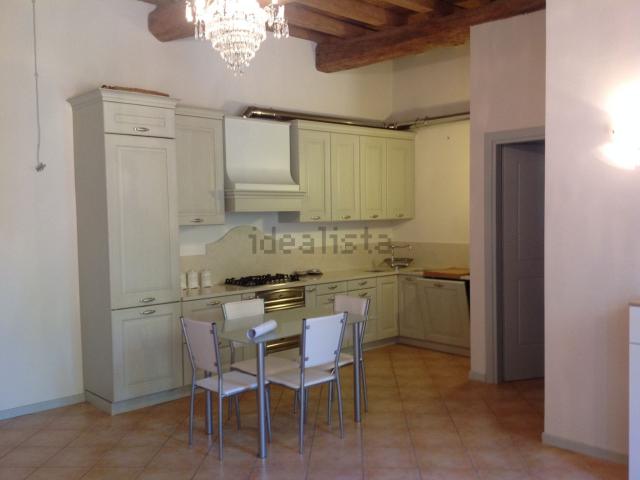 Appartamento in vendita di 95 m² in Via Maggiore, 3