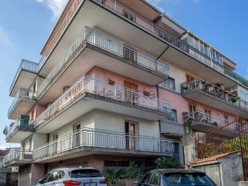 Appartamento in vendita di 95 m² in Via Martoglio