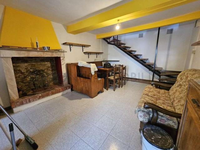 Appartamento in vendita di 95 m² in Via Montatella