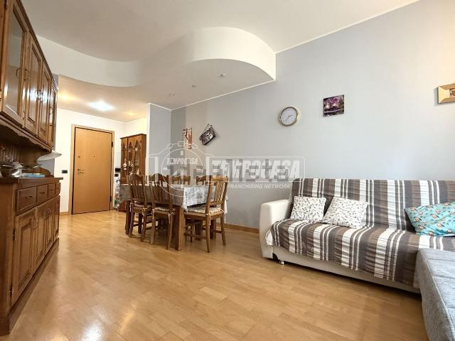 Appartamento in vendita di 95 m² in Via Mottarone, 4