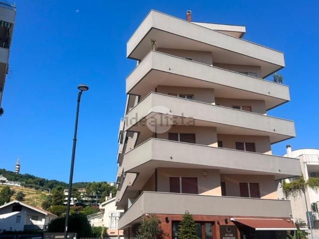 Appartamento in vendita di 95 m² in Via Nazionale Adriatica Nord, 107