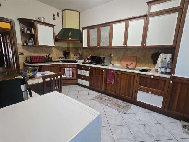 Appartamento in vendita di 95 m² in Via Novara, 61