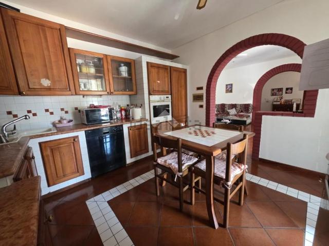 Appartamento in vendita di 95 m² in Via Ongarine, 11