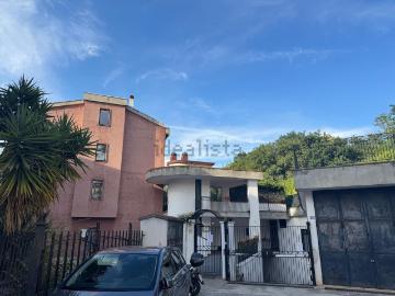 Appartamento in vendita di 95 m² in Via Panoramica, 25