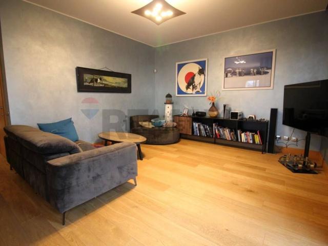 Appartamento in vendita di 95 m² in Via Paolo Nulli, 22