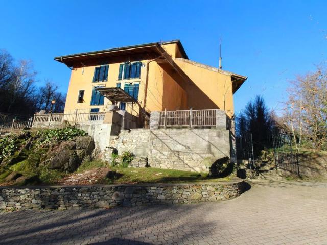 Appartamento in vendita di 95 m² in Via Pineta, 6