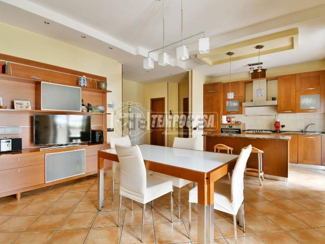 Appartamento in vendita di 95 m² in Via Po