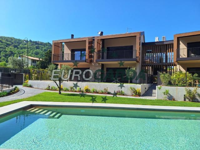 Appartamento in vendita di 95 m² in Via Pozzo dell&apos Amore, 81