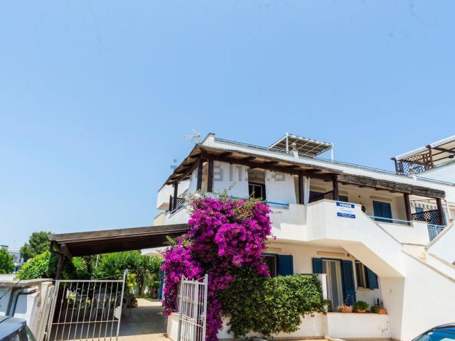 Appartamento in vendita di 95 m² in Via Provinciale per Castro