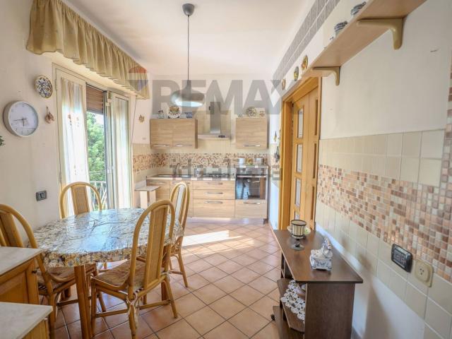 Appartamento in vendita di 95 m² in Via Randazzo, 64