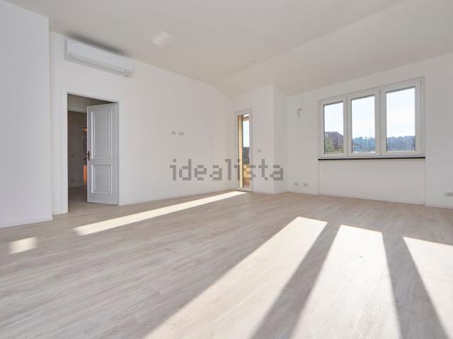 Appartamento in vendita di 95 m² in Via Ravezza, 88