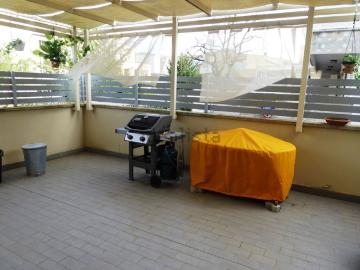 Appartamento in vendita di 95 m² in Via Renato Natali
