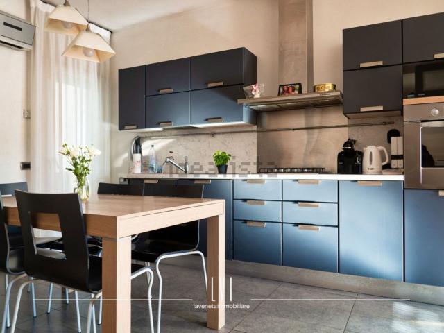 Appartamento in vendita di 95 m² in Via Reno, 52