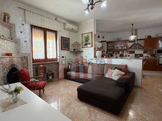 Appartamento in vendita di 95 m² in Via Roma