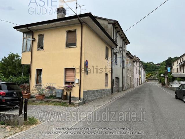 Appartamento in vendita di 95 m² in Via Roma, 75