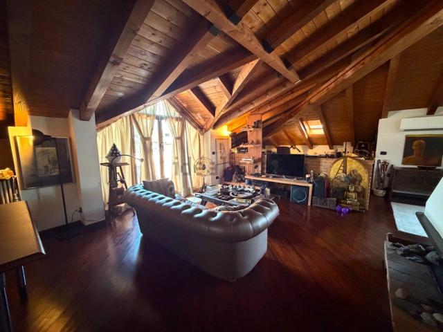 Appartamento in vendita di 95 m² in Via Roberto Ardigò, 34