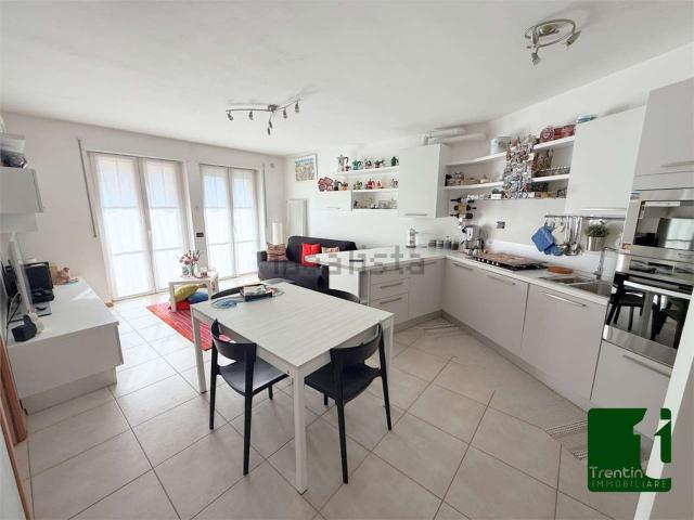 Appartamento in vendita di 95 m² in Via Roen