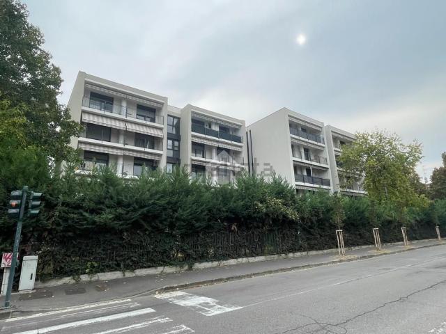 Appartamento in vendita di 95 m² in Via Ruggero da Parma, 25