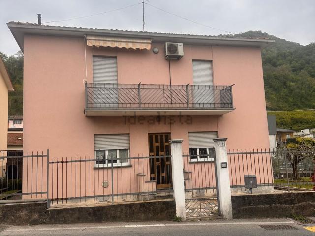 Appartamento in vendita di 95 m² in Via S. S. Cosma e Damiano, 15