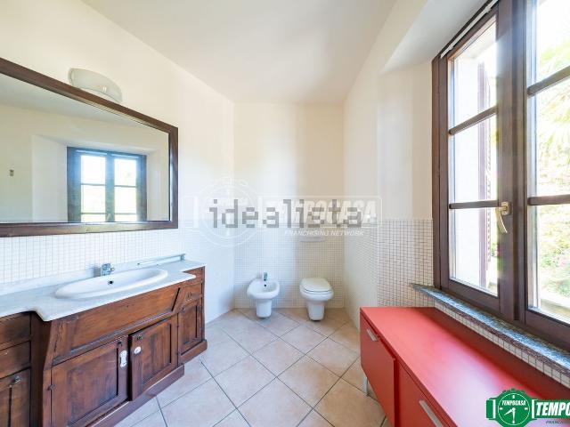 Appartamento in vendita di 95 m² in Via Sempione, 73