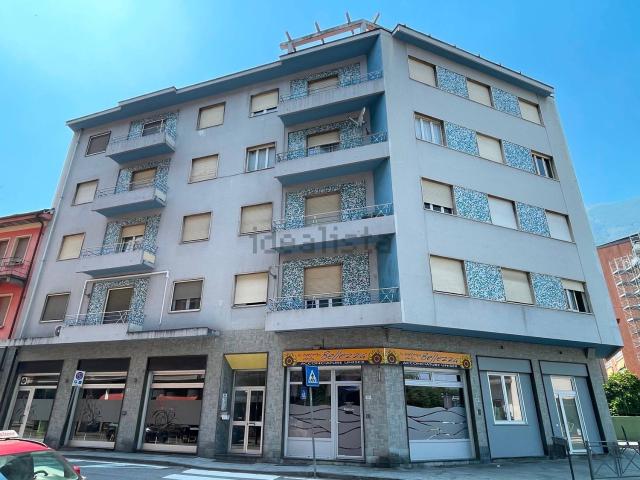 Appartamento in vendita di 95 m² in Via Sempione, 35