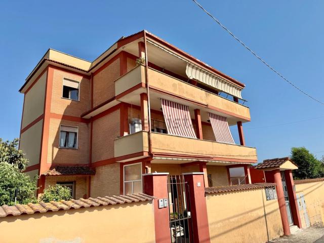 Appartamento in vendita di 95 m² in Via Sessa Aurunca, 8