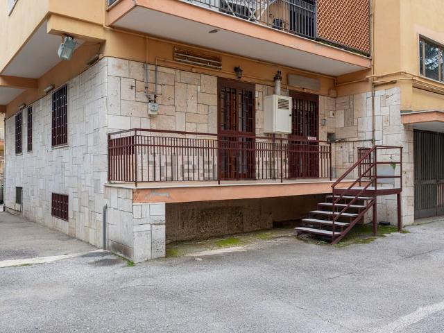Appartamento in vendita di 95 m² in Via Solfatara