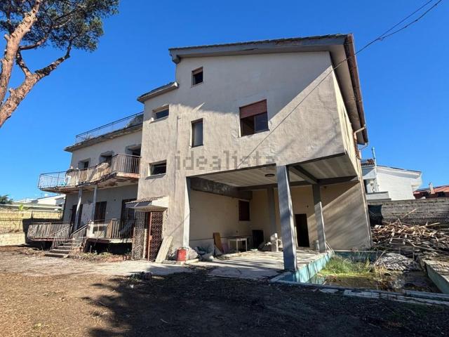 Appartamento in vendita di 95 m² in Via Staffetta