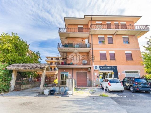 Appartamento in vendita di 95 m² in Viale dei Castani, 25