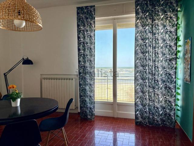 Appartamento in vendita di 96 m² in Lungomare Italia, 50