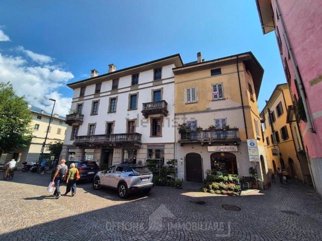 Appartamento in vendita di 96 m² in Piazza Caduti per la Libertà