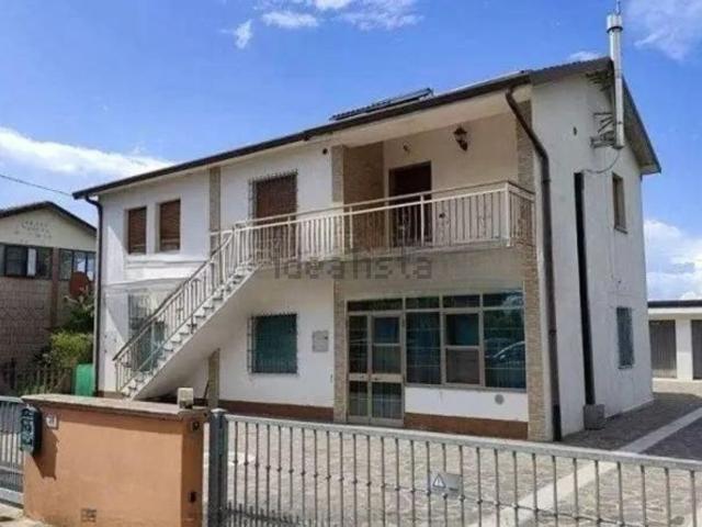 Appartamento in vendita di 96 m² in Strada Jolanda Bonaglia