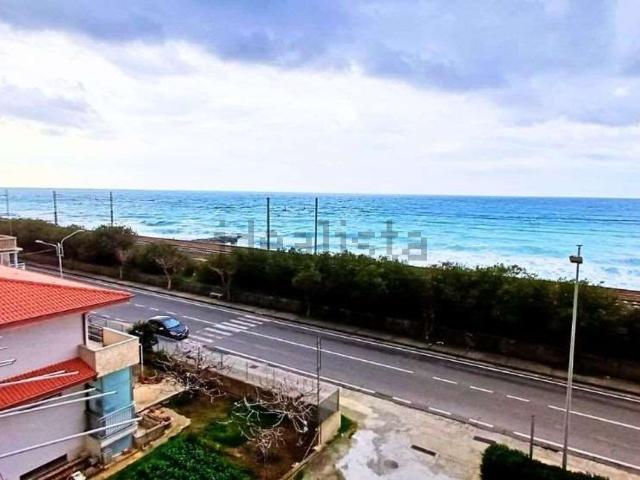 Appartamento in vendita di 96 m² in Strada Statale 18 Tirrena Inferiore