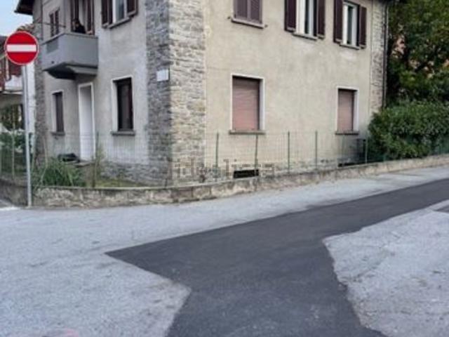 Appartamento in vendita di 96 m² in Via Trento, 21