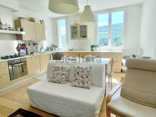 Appartamento in vendita di 96 m² in Via Trento, 29