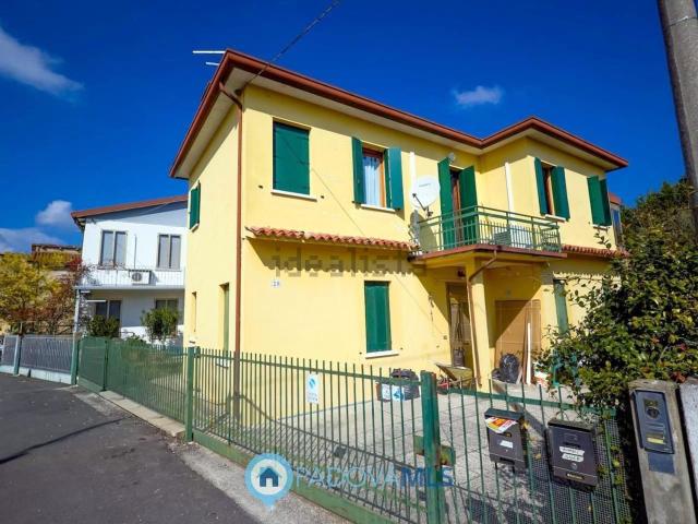 Appartamento in vendita di 96 m² in Via Tripoli