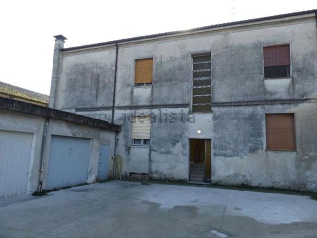 Appartamento in vendita di 96 m² in Via V. Mandelli, 11