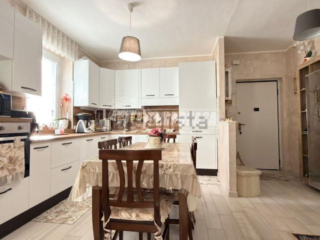 Appartamento in vendita di 96 m² in Via Valdellatorre