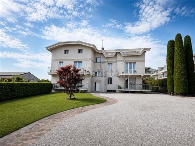 Appartamento in vendita di 96 m² in Via Verona