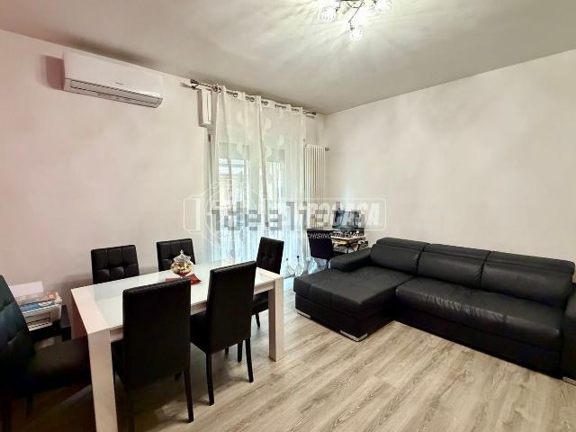 Appartamento in vendita di 96 m² in Via Vittorio Veneto