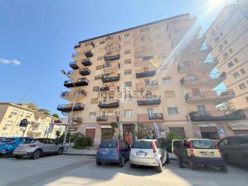 Appartamento in vendita di 96 m² in Via Adolfo Holm, 3