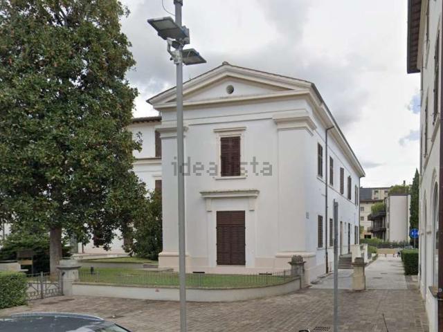 Appartamento in vendita di 96 m² in Via Ammiraglio Burzagli, 35